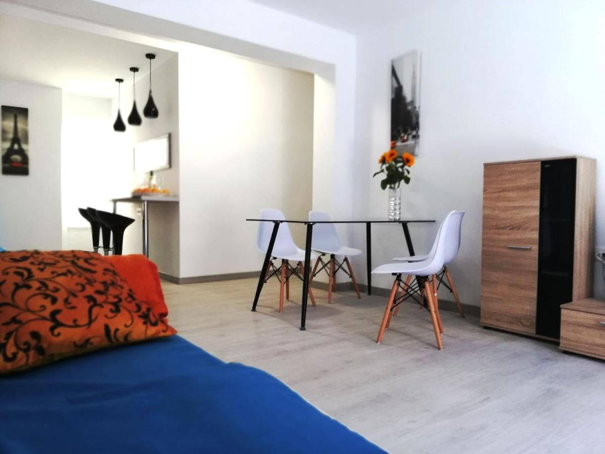 3 Bedroom 150 M From The Beach 托雷维耶哈 外观 照片